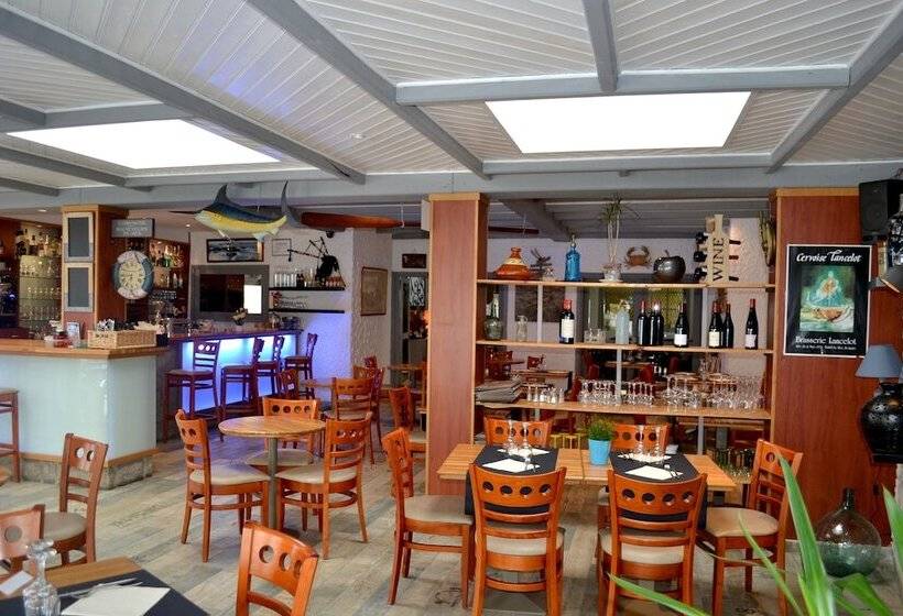 فندق De Bretagne