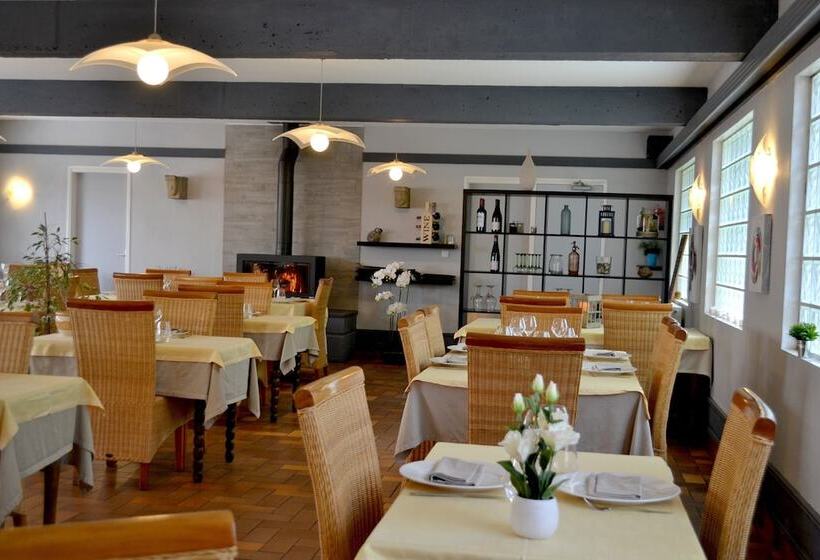 فندق De Bretagne