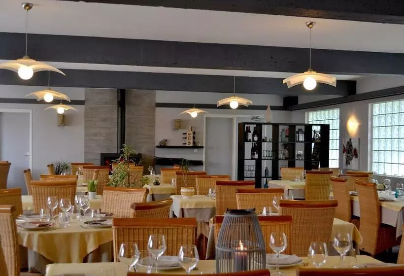 Отель De Bretagne