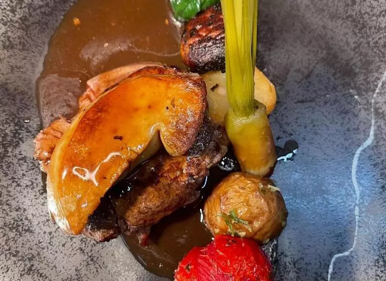 ホテル Logis Hôtel Restaurant Le Commerce