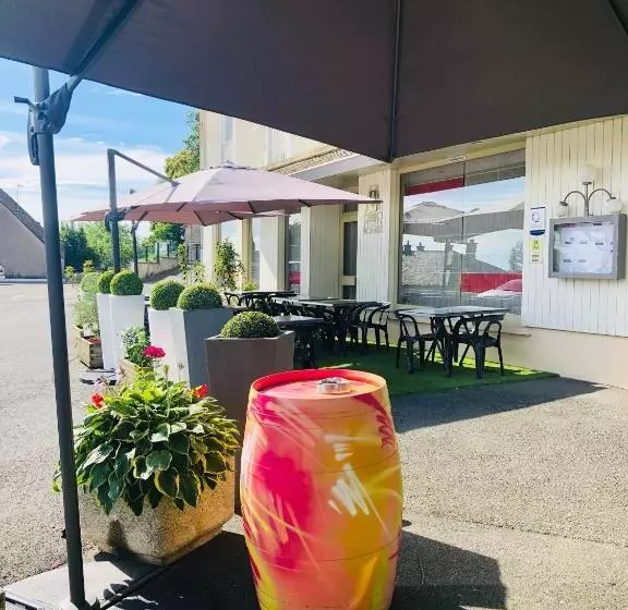 ホテル Logis Hôtel Restaurant Le Commerce