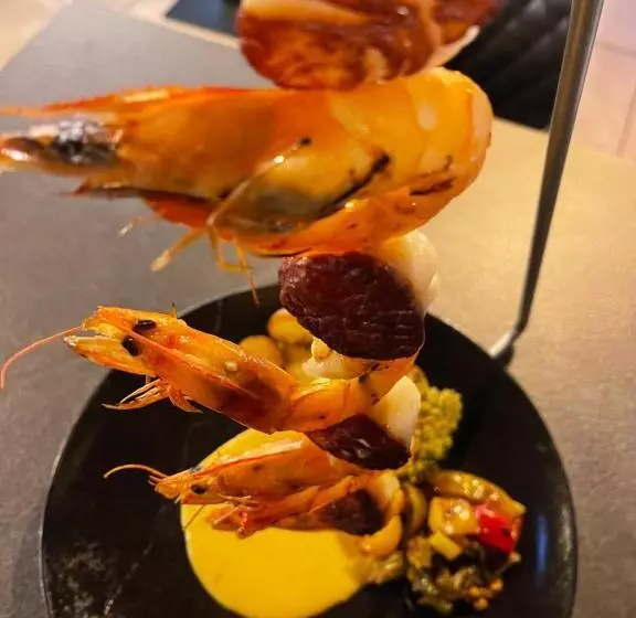 ホテル Logis Hôtel Restaurant Le Commerce