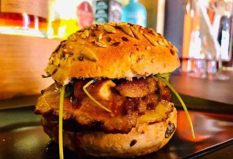 ホテル Logis Hôtel Restaurant Le Commerce