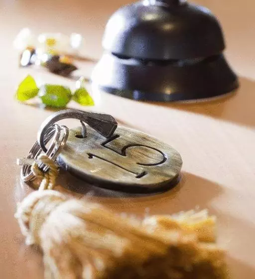 ホテル Logis Hôtel Restaurant Le Commerce