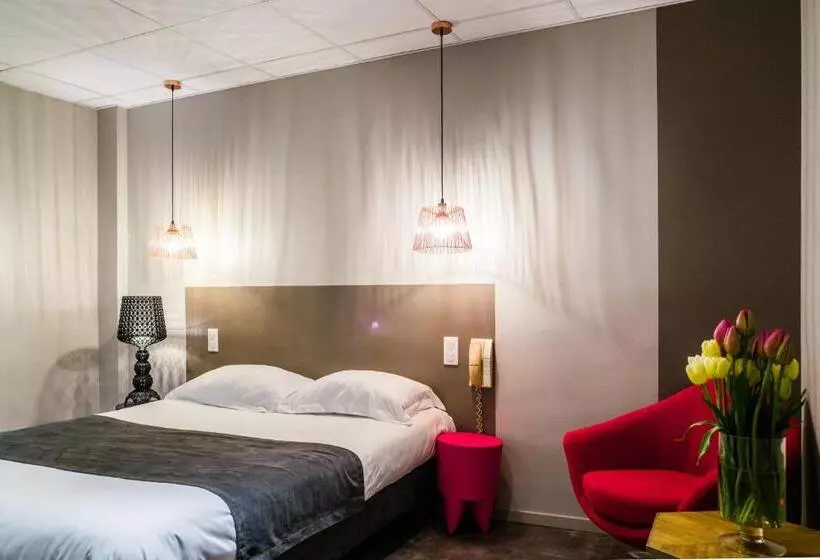 ホテル Logis Hôtel Restaurant Le Commerce