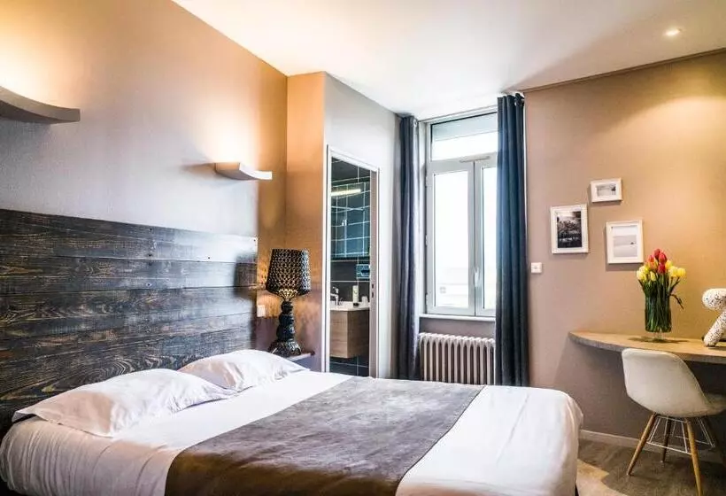 ホテル Logis Hôtel Restaurant Le Commerce