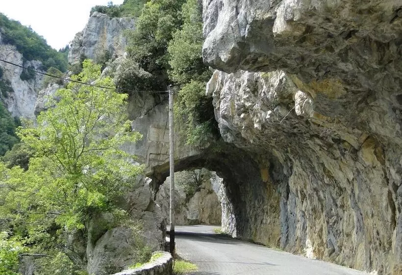 בית מלון כפרי Hôtel Le Châtelet Logis