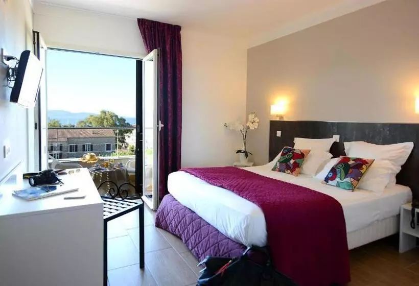 בית מלון כפרי Les Eucalyptus