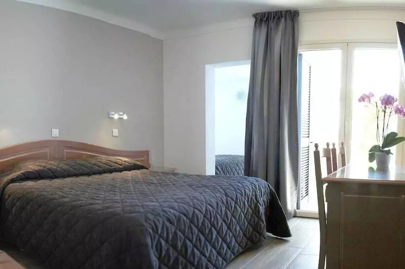 בית מלון כפרי Les Eucalyptus