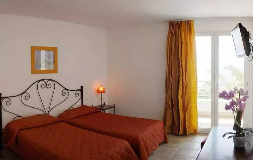 בית מלון כפרי Les Eucalyptus