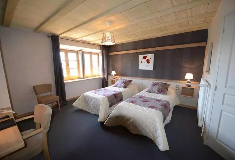 Отель Logis Hôtel Restaurant & Spa Les Remparts