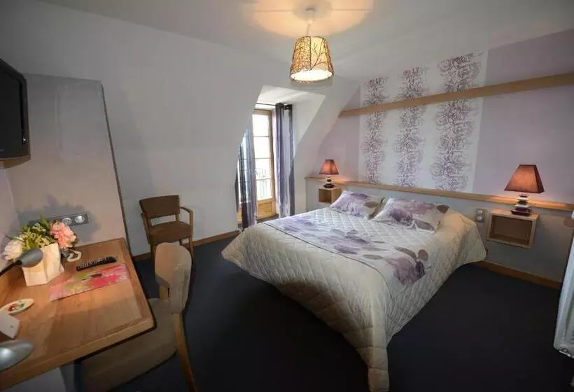 Отель Logis Hôtel Restaurant & Spa Les Remparts