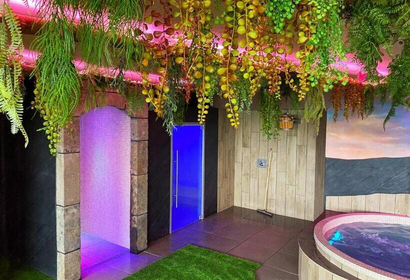 هتل Logis Hôtel Restaurant & Spa Les Remparts