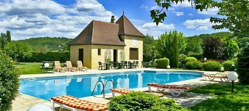 Отель Le Perigord