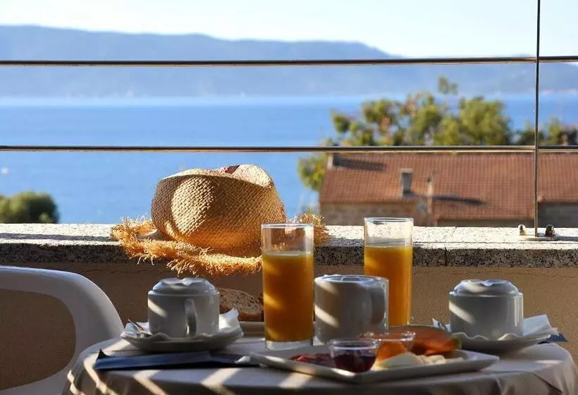 בית מלון כפרי Les Eucalyptus