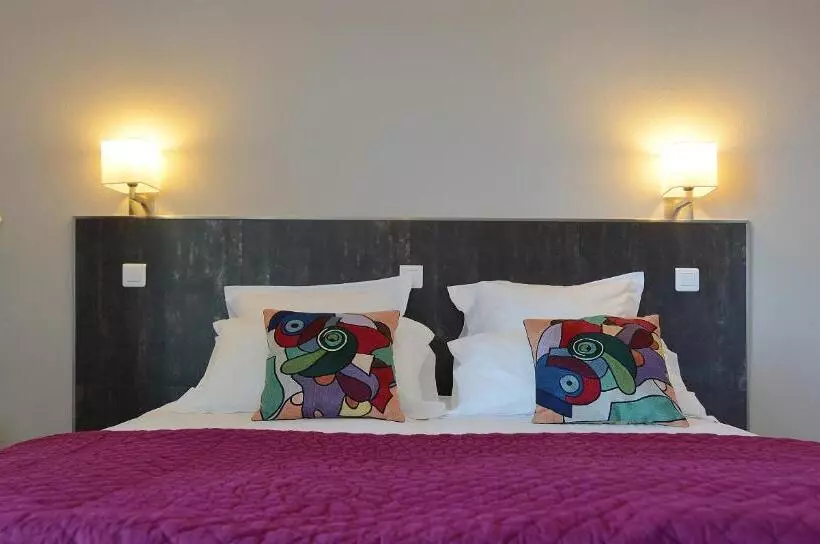 בית מלון כפרי Les Eucalyptus