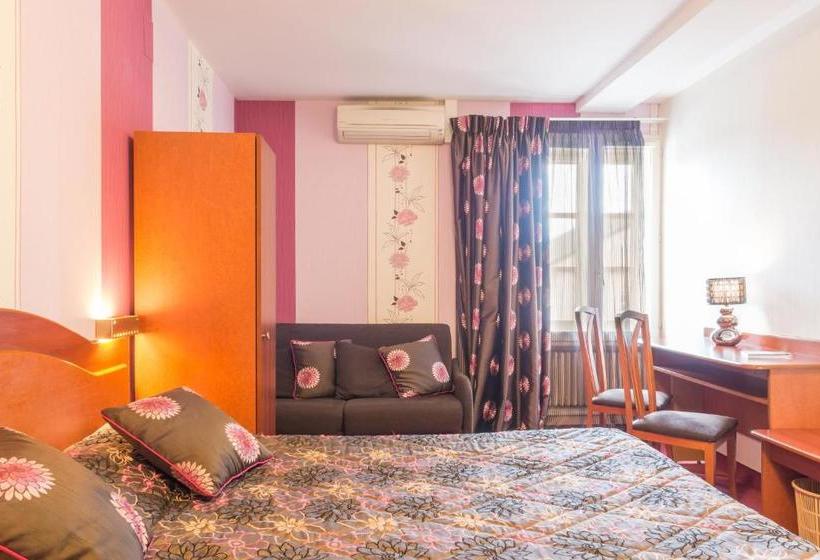 هتل Logis Hôtel Les Platanes