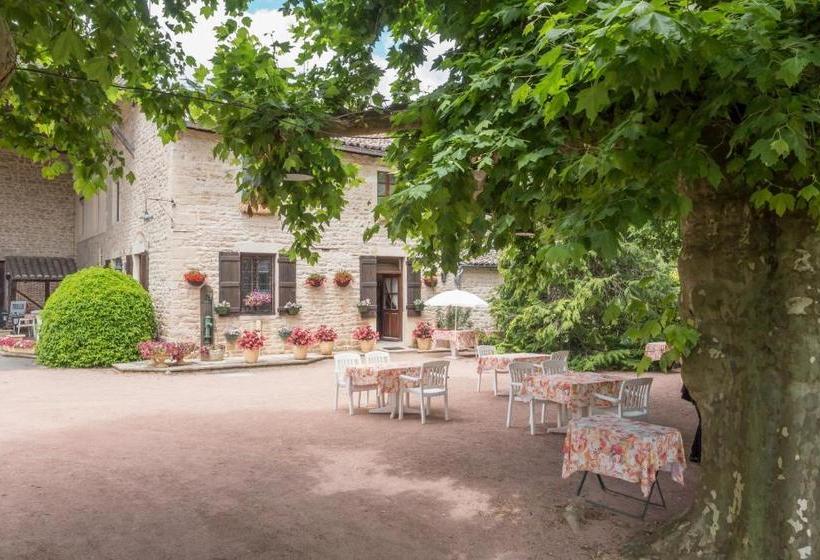 هتل Logis Hôtel Les Platanes