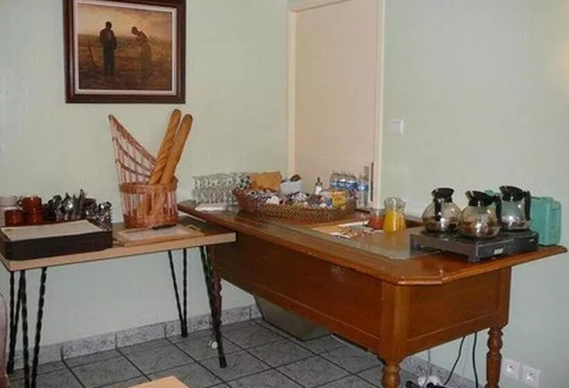 酒店 Les Voyageurs