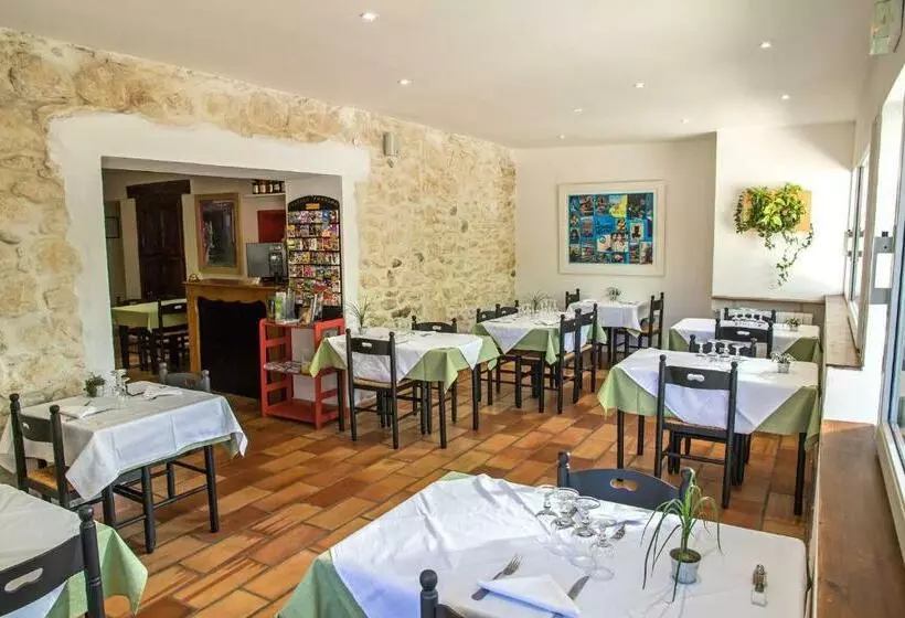 Отель Logis Hôtel Restaurant L Escarbille