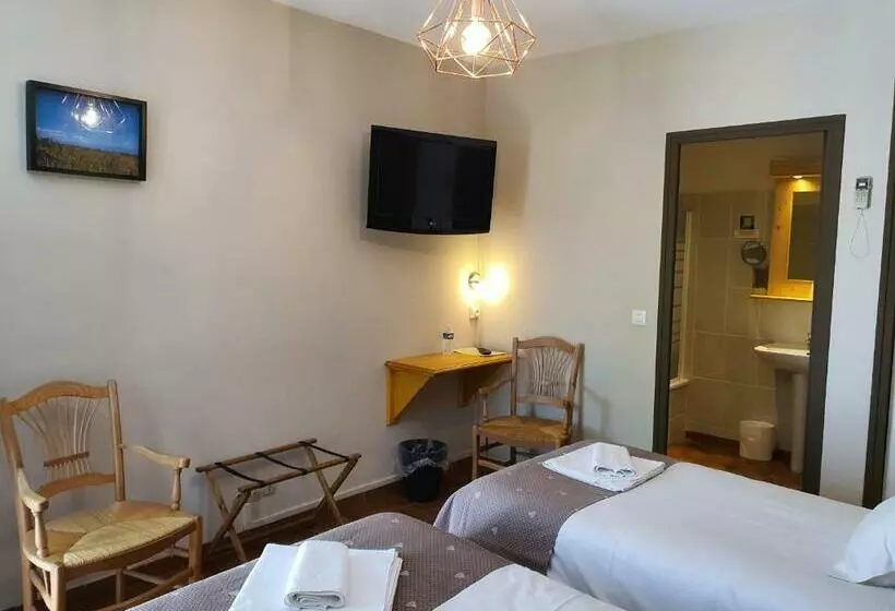 Отель Logis Hôtel Restaurant L Escarbille