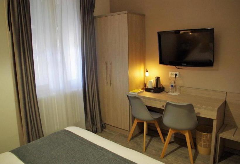 هتل Logis Hôtel Les Platanes