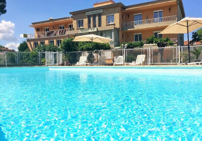 فندق Logis Hôtel Le Clement V