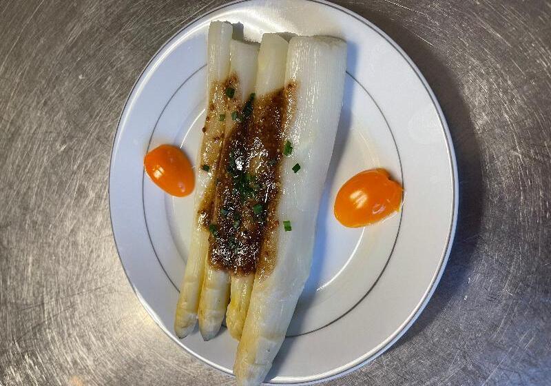 فندق Logis Hôtel Le Clement V