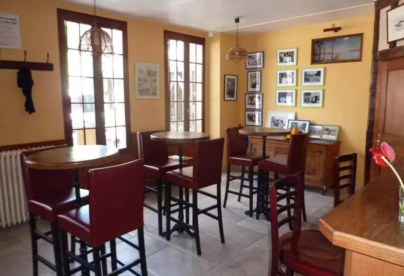 호텔 Logis Le Tadorne