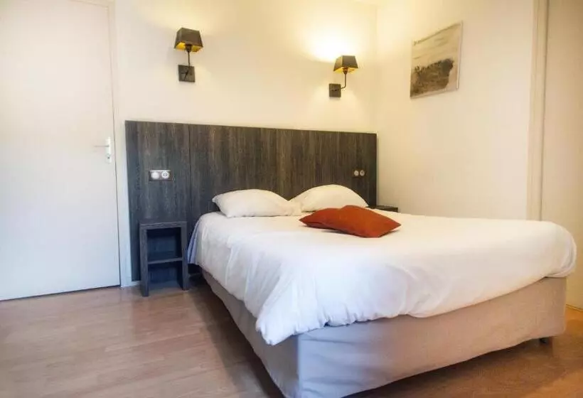 Отель Le Victor Hugo Hôtel Et Restaurant Logis Hôtels