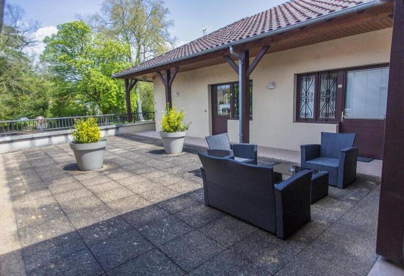 בית מלון כפרי Le Victor Hugo   Hôtel Et Restaurant   Logis Hôtels