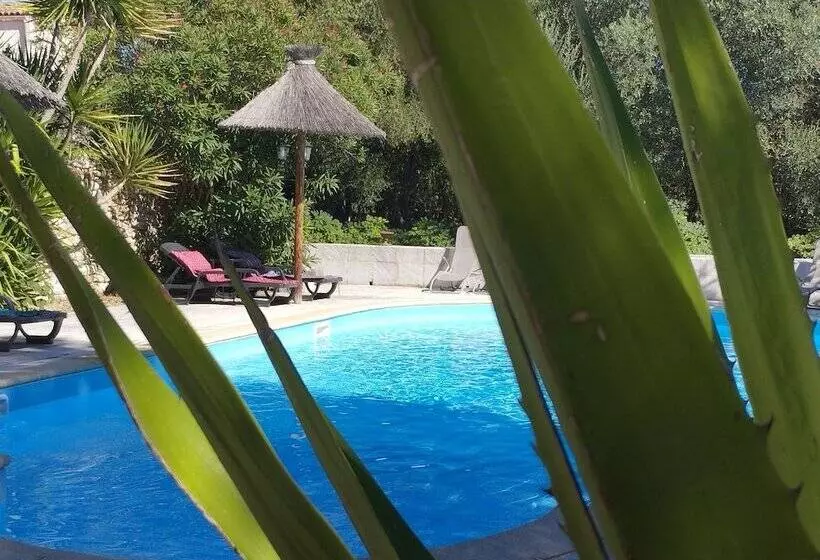 Logis Hotel Restaurant L Esquielle