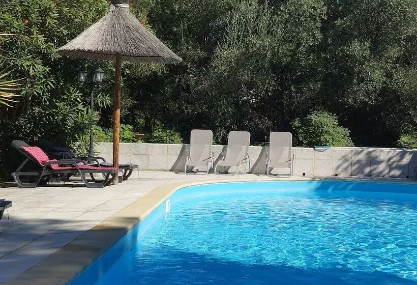 Logis Hotel Restaurant L Esquielle