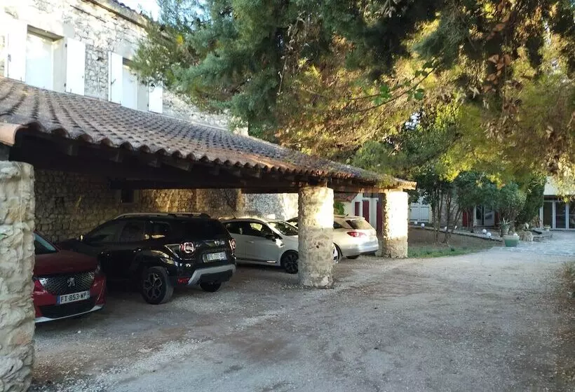 Logis Hotel Restaurant L Esquielle