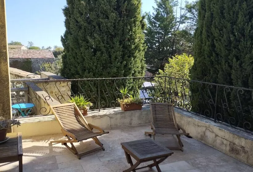 Logis Hotel Restaurant L Esquielle