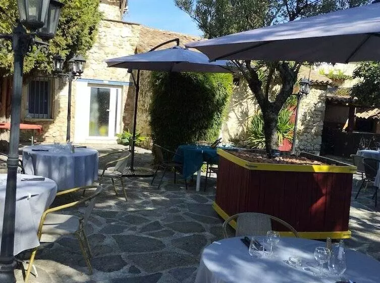 Logis Hotel Restaurant L Esquielle