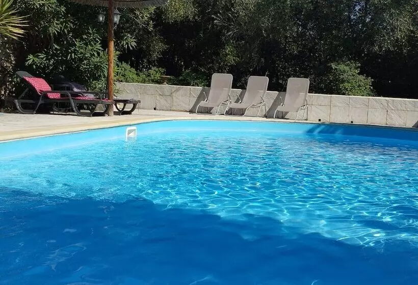 Logis Hotel Restaurant L Esquielle