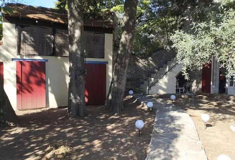 Logis Hotel Restaurant L Esquielle