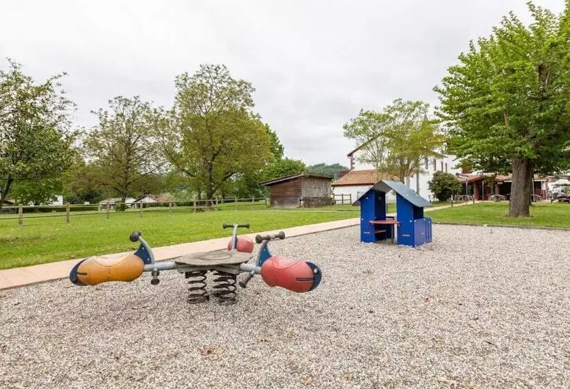 בית מלון כפרי Mendy