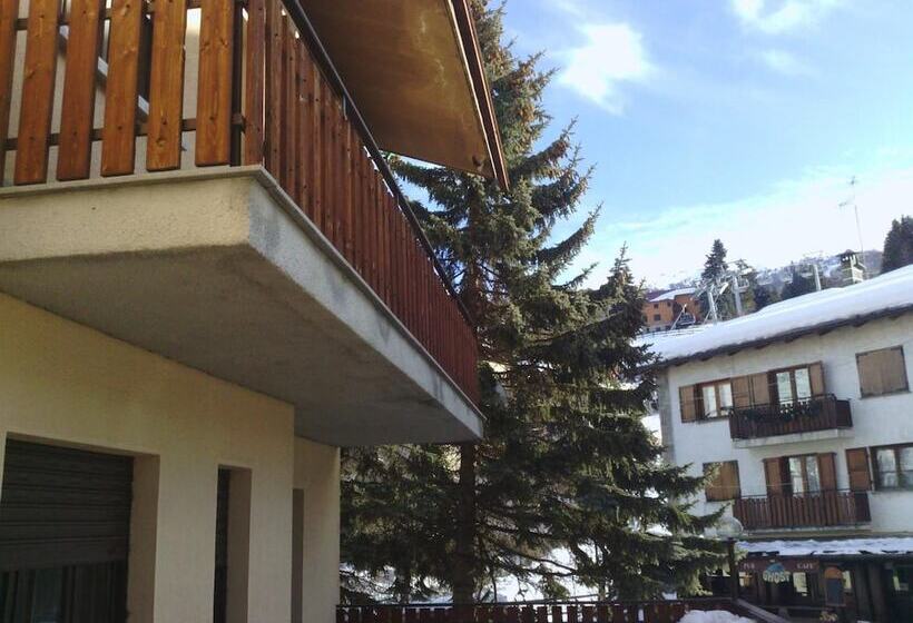 هتل Savoia Debili