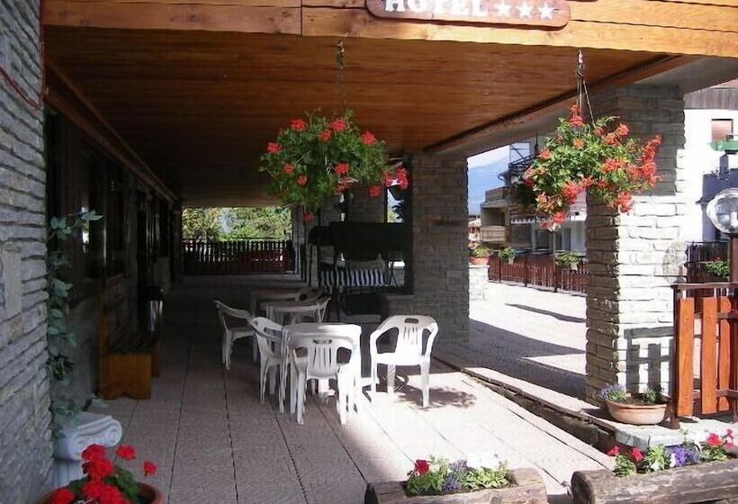 هتل Savoia Debili