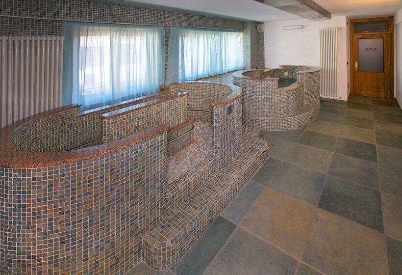 هتل Savoia Debili