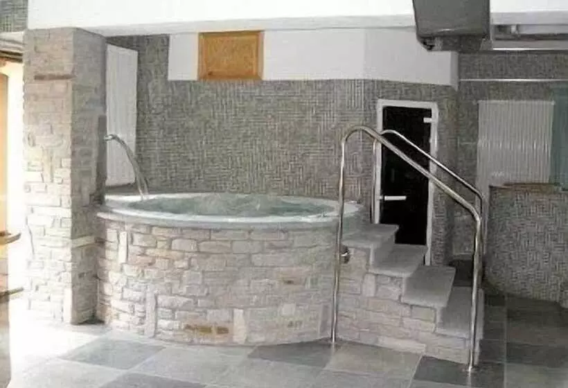 בית מלון כפרי Savoia Debili