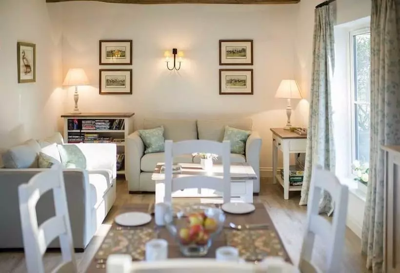 Benbow Holiday Cottages