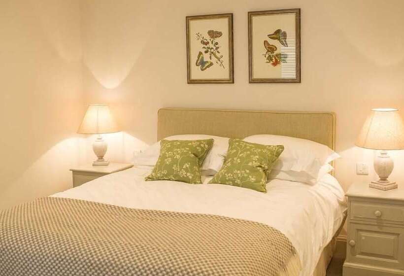 Benbow Holiday Cottages