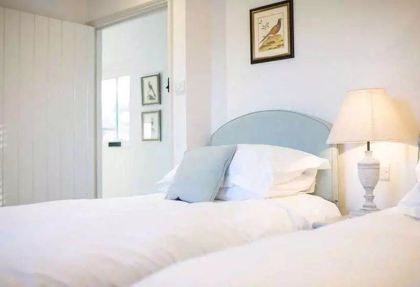 Benbow Holiday Cottages