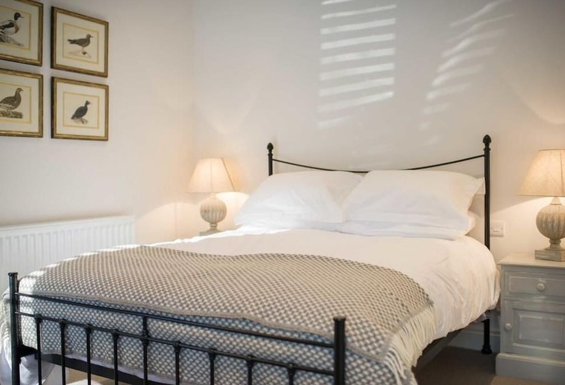 Benbow Holiday Cottages