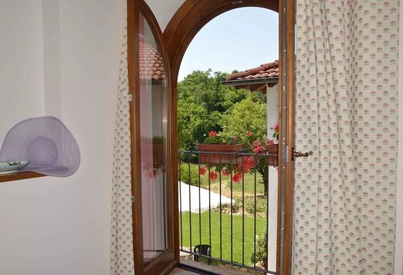 Maaseutuhotelli Agriturismo Cascina Tollu