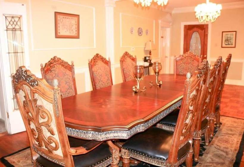 مبيت وإفطار Opus House