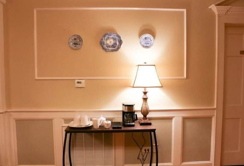 مبيت وإفطار Opus House